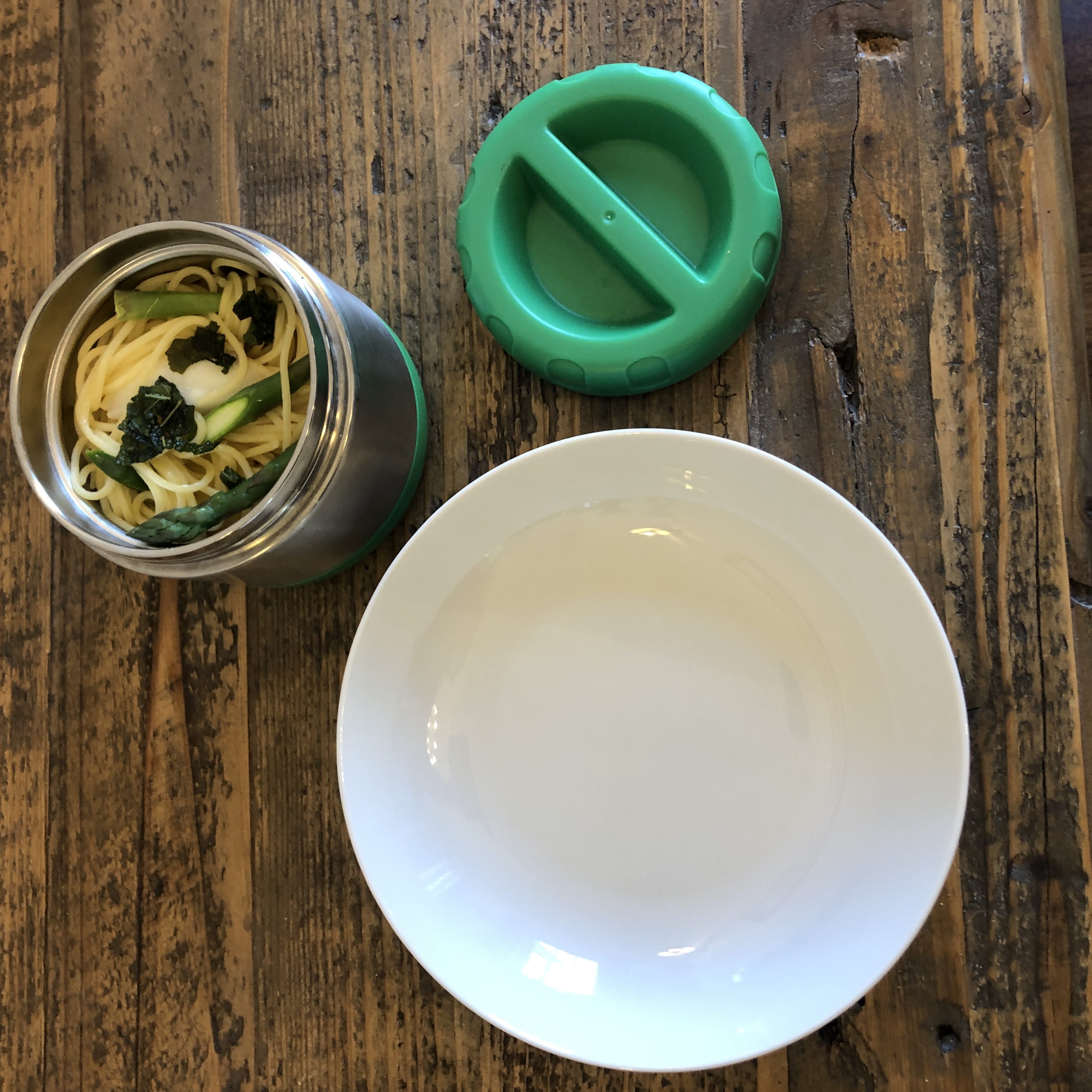 Unterwegs warm essen - die richtige Behältergröße wählen.