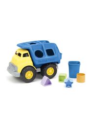 Green Toys M&uuml;llfahrzeug als Formensortierer und Sandspielzeug