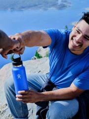 Hydro Flask 24 oz (710 ml) Wide Mouth Isolierflasche mit Flex Straw Cap - Cascade