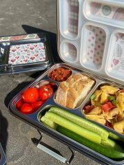 LunchBuddy Lunchbox "Bento Five" (blau) mit Personalisierung &amp; Flasche gratis - Herzen
