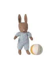 Maileg Hase (Größe Micro / 14 cm) - Kaninchen im Strickanzug (blau) mit Ball