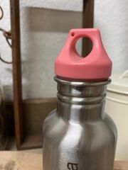 Kivanta 500 ml Edelstahlflasche mit Loop (pink) & Namensgravur: Amalia