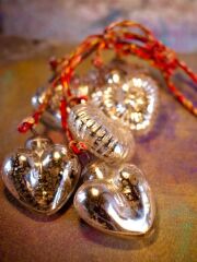 Weihnachtsdekoraktion silberne Herzen (6 Stk.) - Fairtrade von nkuku