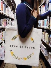 The Tote Project Handtasche mit Magnetverschluss -  free to learn